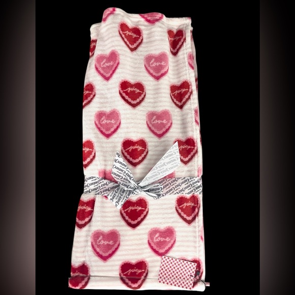 Juicy Couture Plush Throw Pink Red White w/ Hearts Love Valentines 50x60 NEW NWT - Picture 2 of 4